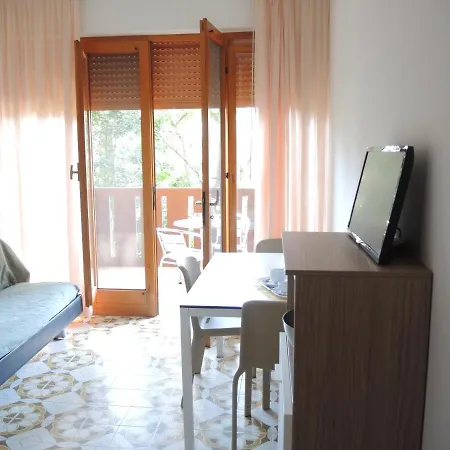 Corinzia Apartman *